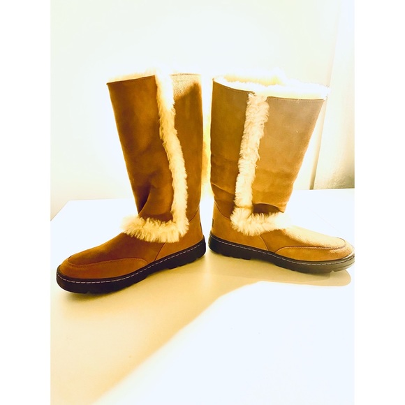 Ugg Women's Sundance II Revival Shearling Boots - Picture 7 of 8